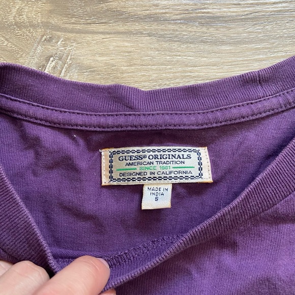 GUESS t-shirt - Picture 2 of 2